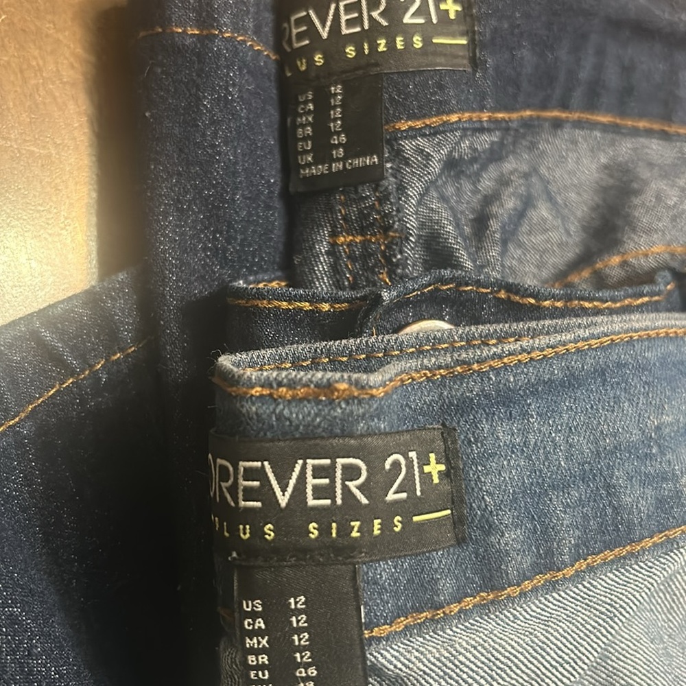 Light / dark blue jeans plus size - 2 pair